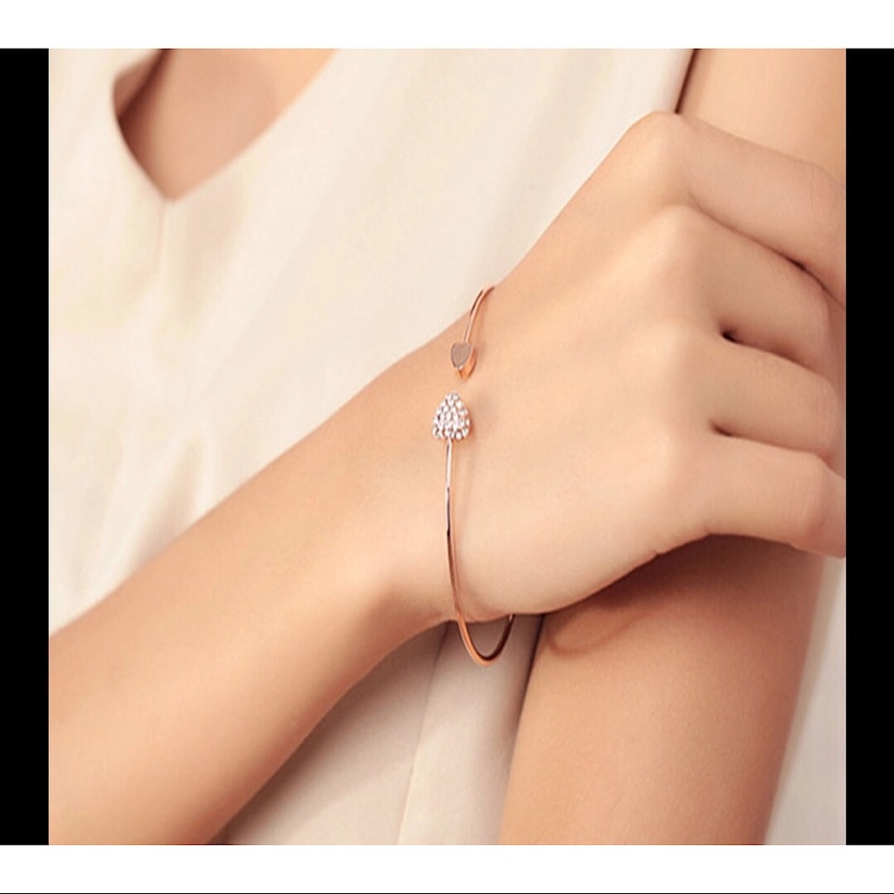 ❤️Adjustable crystal double heart cuff bracelet